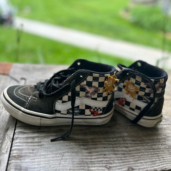 Lot of life left, Vans 3.5 used, elastic cut to make them “more comfortable” - Picture 1 of 6